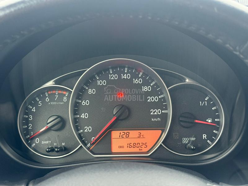 Toyota Verso-S 1.33 vvt-i perla.