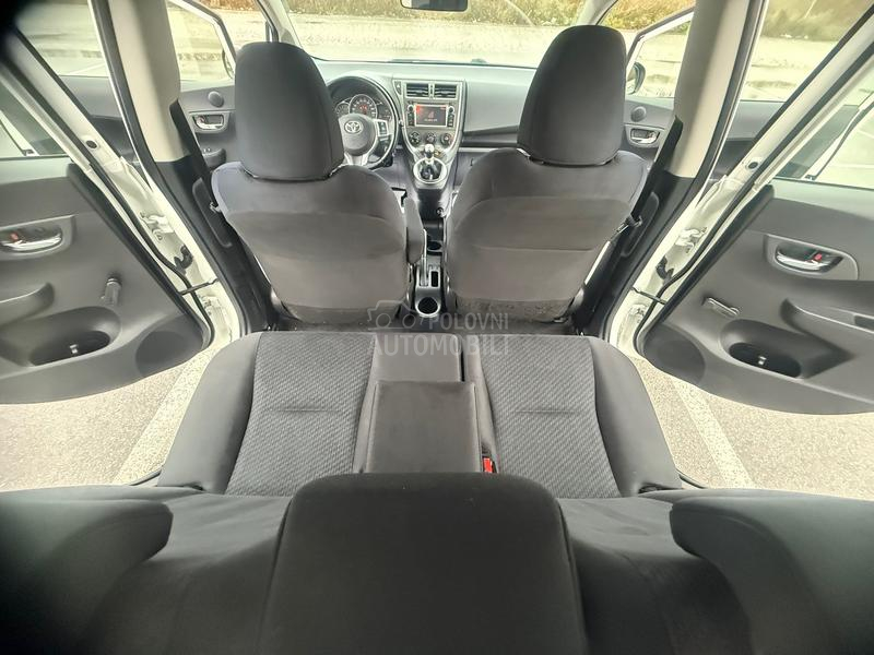 Toyota Verso-S 1.33 vvt-i perla.