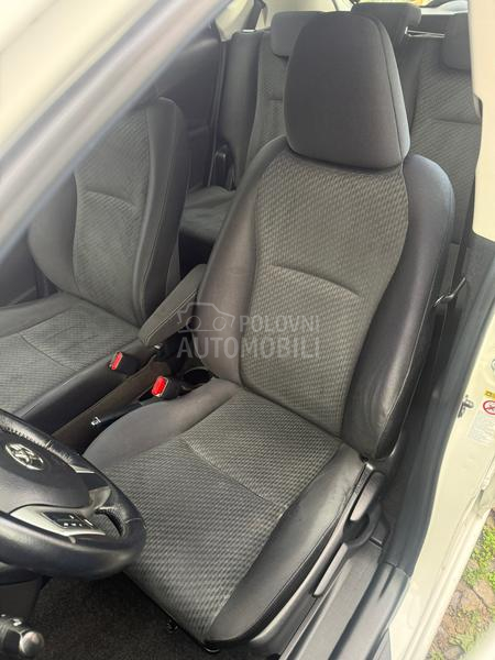 Toyota Verso-S 1.33 vvt-i perla.