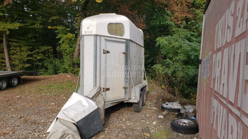 Thule kobila i zdrebe