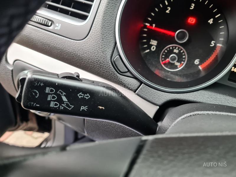Volkswagen Golf 6 1.6 TDI HIGHLINE