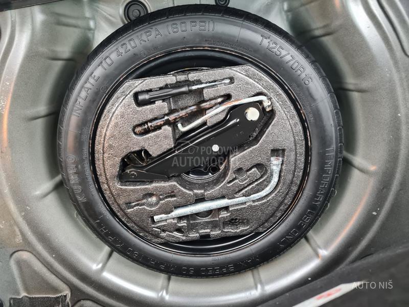 Volkswagen Golf 6 1.6 TDI HIGHLINE