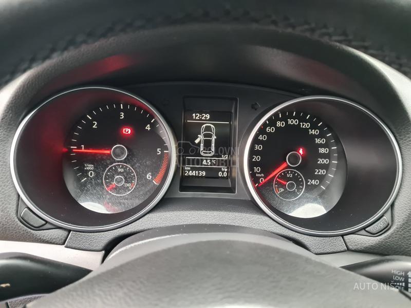 Volkswagen Golf 6 1.6 TDI HIGHLINE