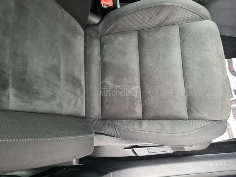 Volkswagen Golf 6 1.6 TDI HIGHLINE