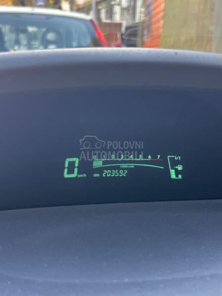 Toyota Yaris 1,33 DUAL VVTI T0P