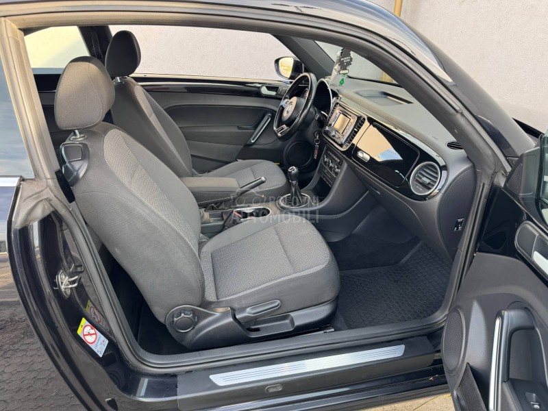 Volkswagen Nova Buba 1.6 tdi New Beetle