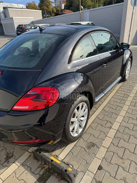 Volkswagen Nova Buba 1.6 tdi New Beetle