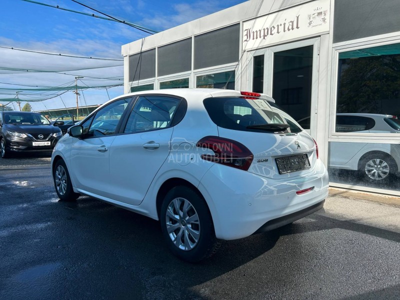 Peugeot 208 1.2 B