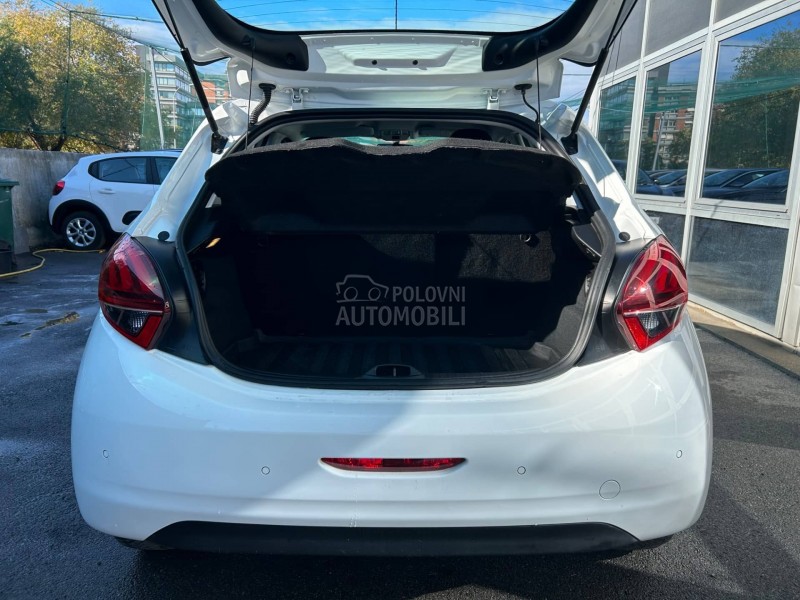 Peugeot 208 1.2 B