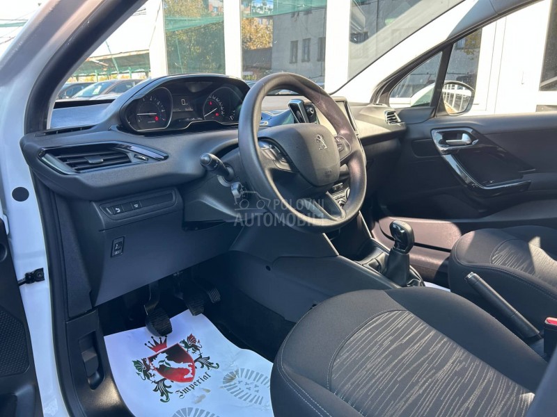 Peugeot 208 1.2 B