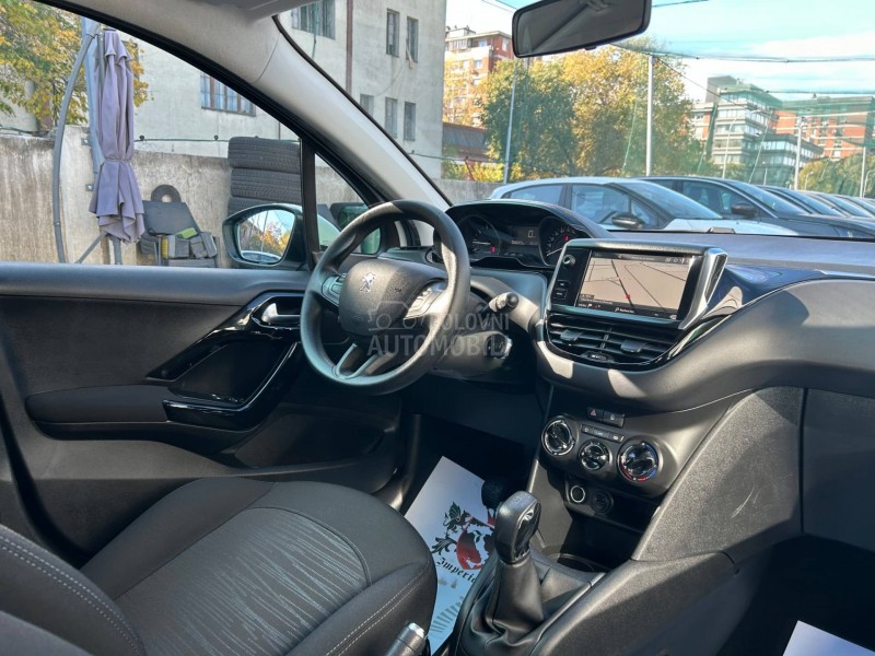 Peugeot 208 1.2 B