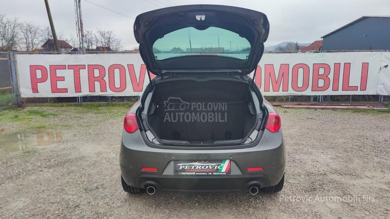 Alfa Romeo Giulietta 2.0JTDM /DISTINCIVE/