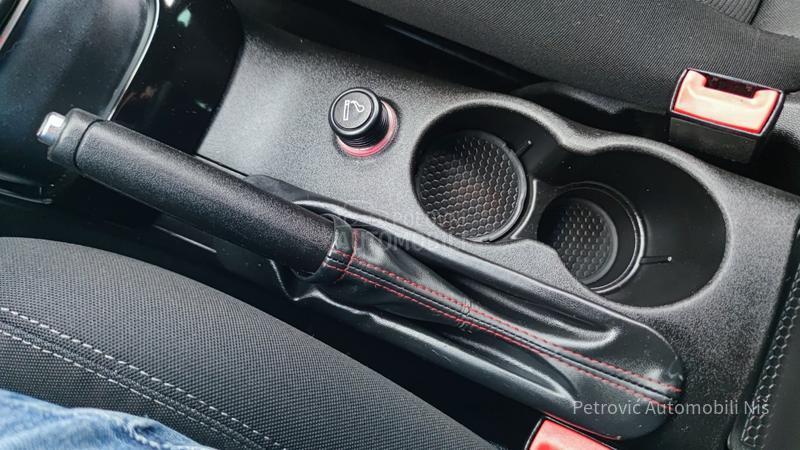 Alfa Romeo Giulietta 2.0JTDM /DISTINCIVE/