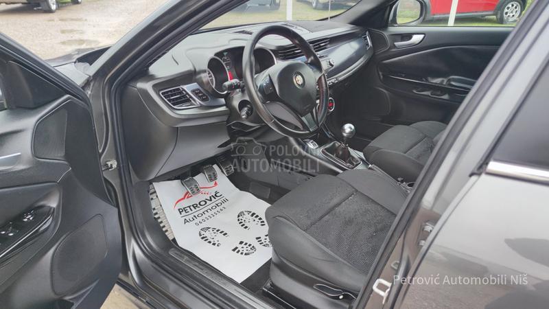 Alfa Romeo Giulietta 2.0JTDM /DISTINCIVE/