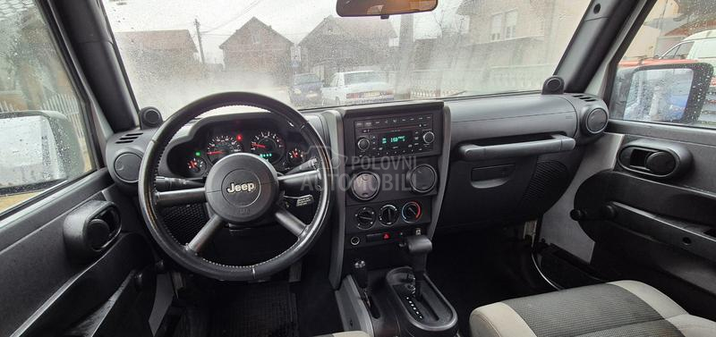 Jeep Wrangler 3.8 V6 SAHARA