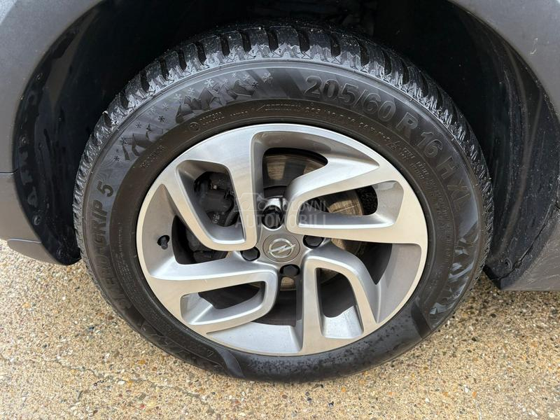 Opel Crossland X  NOV MATIC