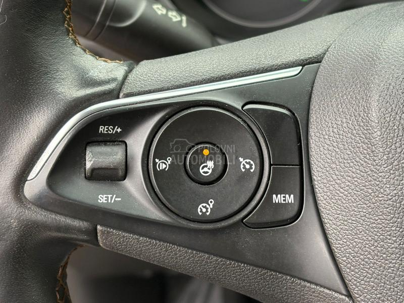 Opel Crossland X  NOV MATIC