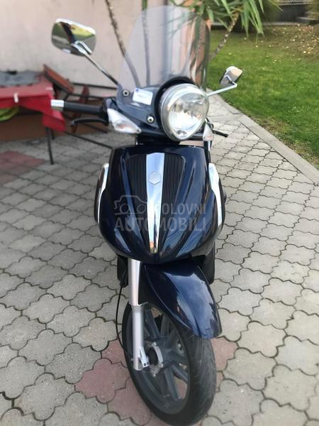 Piaggio Beverly 250