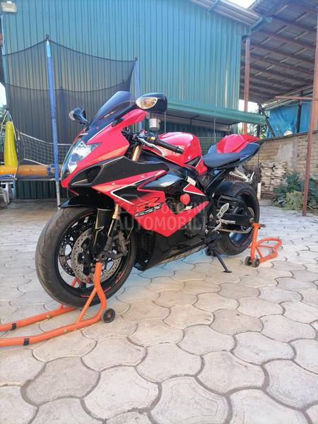 Suzuki GSXR 1000 K6