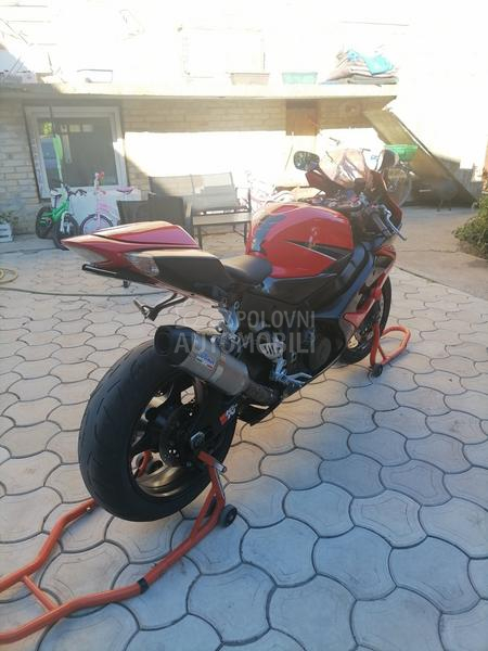 Suzuki GSXR 1000 K6