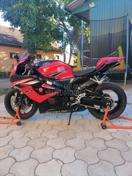 Suzuki GSXR 1000 K6