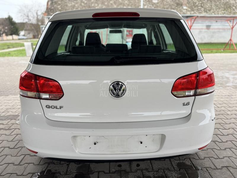Volkswagen Golf 6 1.6 i 8v