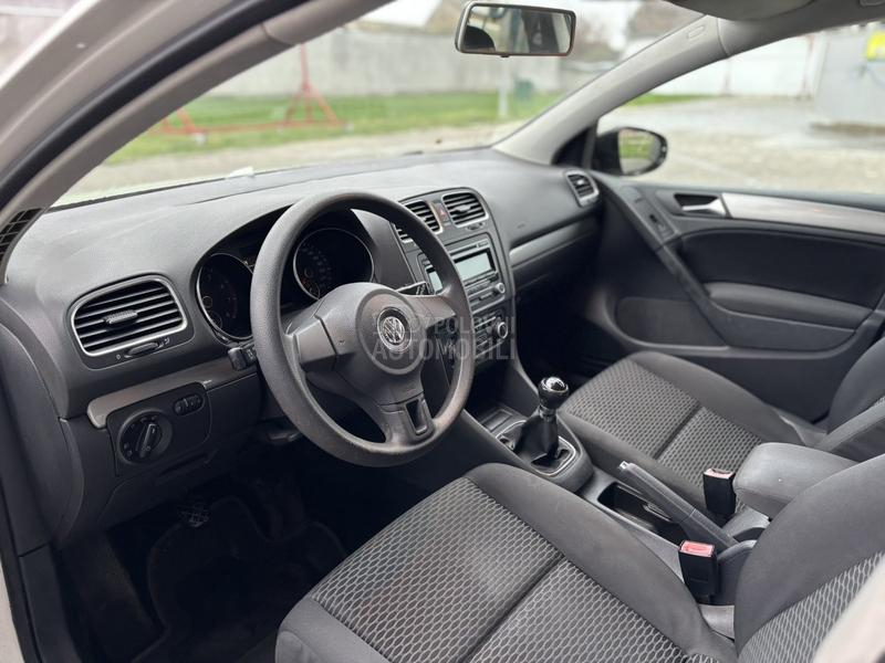 Volkswagen Golf 6 1.6 i 8v