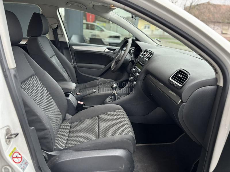 Volkswagen Golf 6 1.6 i 8v