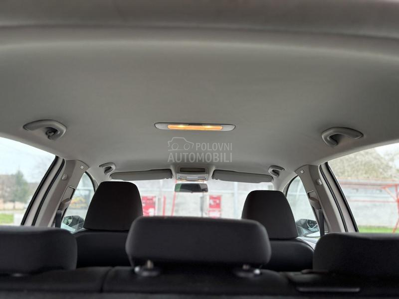 Volkswagen Golf 6 1.6 i 8v