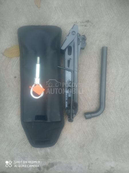 Dizalica kljuc i šlepač