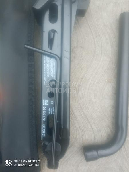 Dizalica kljuc i šlepač