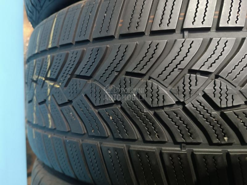 Goodyear 225/45 R18 Zimska