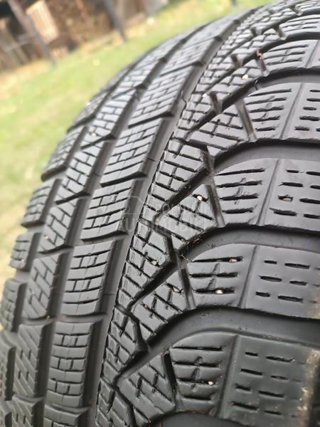 Pirelli 245/40 R19 Zimska