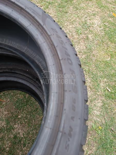 Pirelli 245/40 R19 Zimska