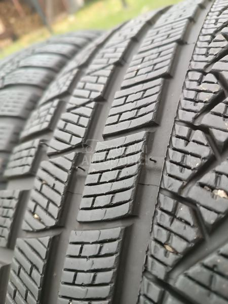 Pirelli 245/40 R19 Zimska