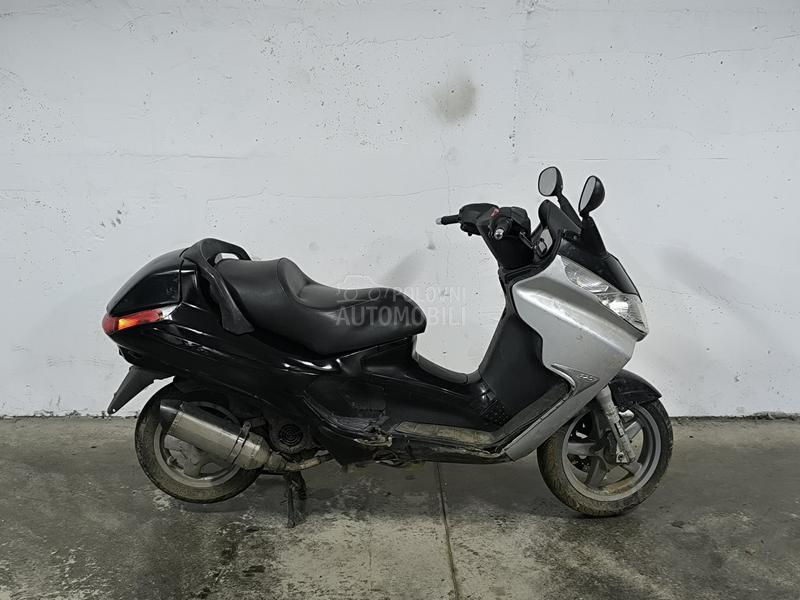 Piaggio x8