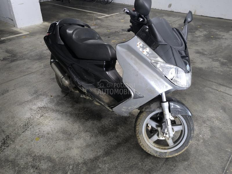 Piaggio x8