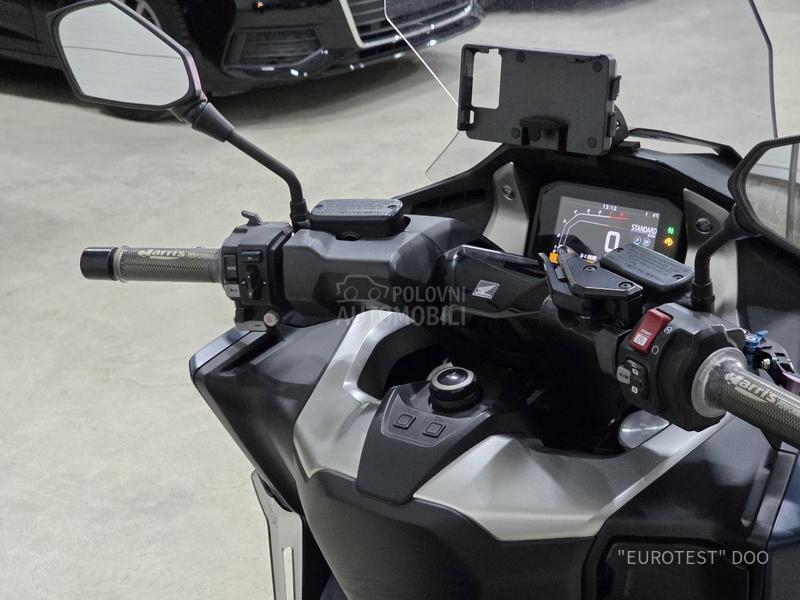 Honda Forza 750