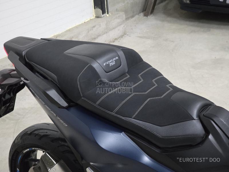 Honda Forza 750