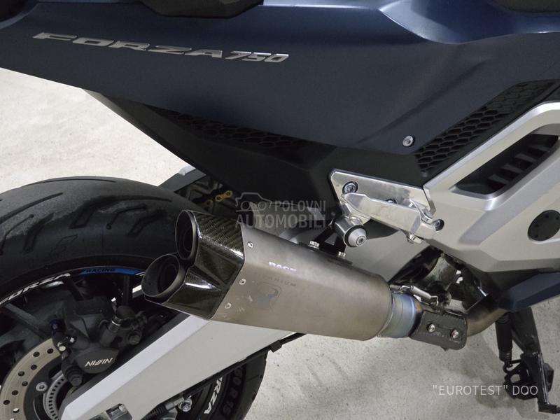 Honda Forza 750