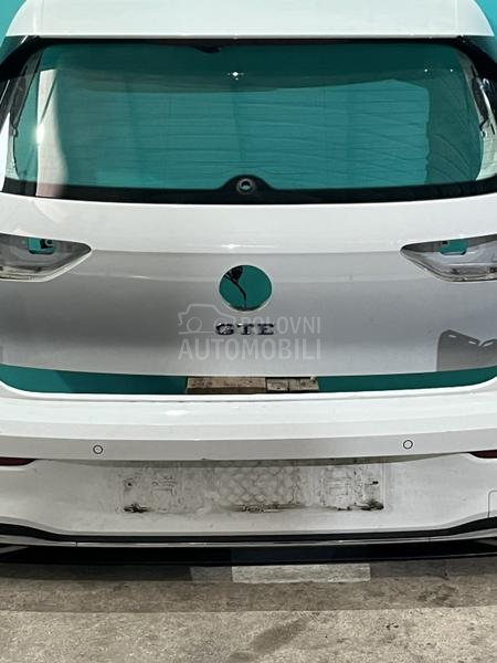 Zadnji branik i gepek vrata