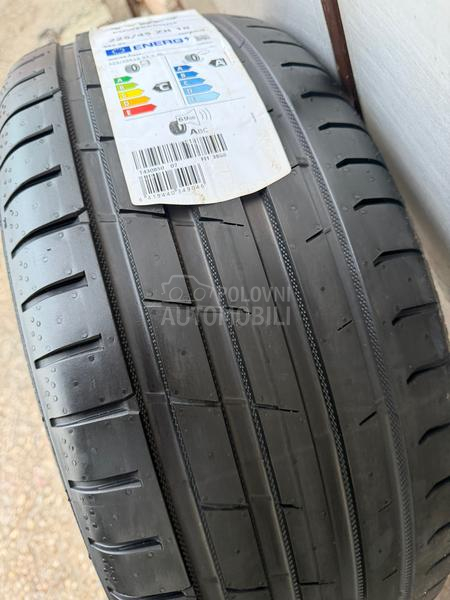 Nokian 225/45 R18 Letnja