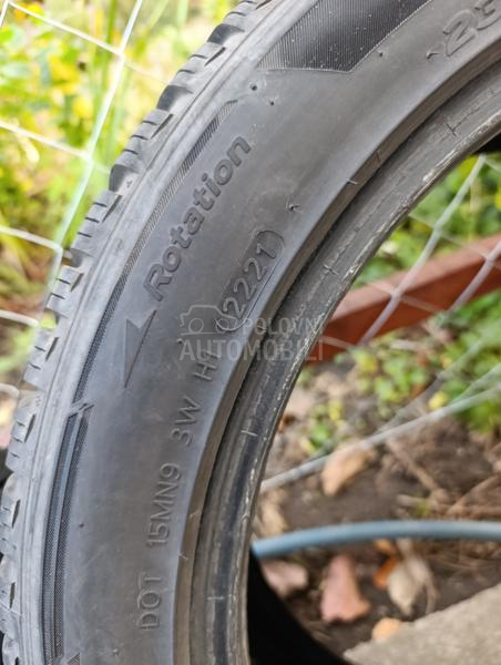 Hankook 235/45 R18 Zimska