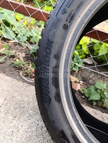 Hankook 235/45 R18 Zimska