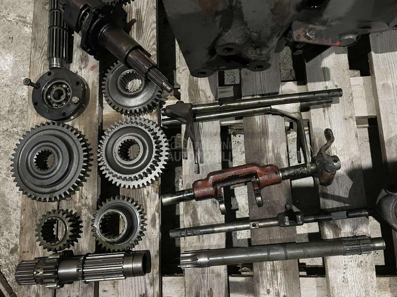 IMT 577 Delovi za menjač