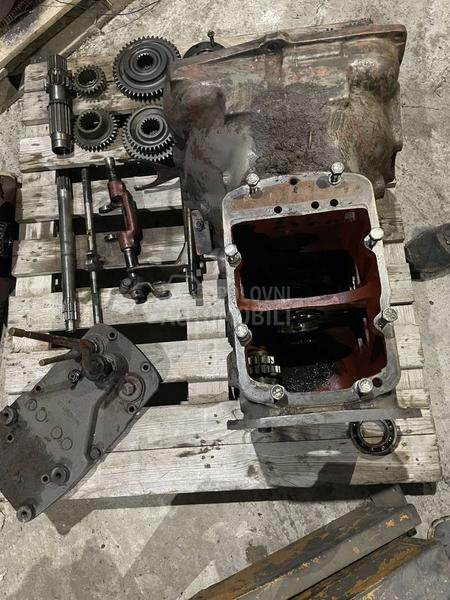 IMT 577 Delovi za menjač