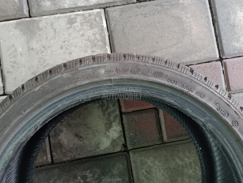 Goodride 215/40 R17 Zimska