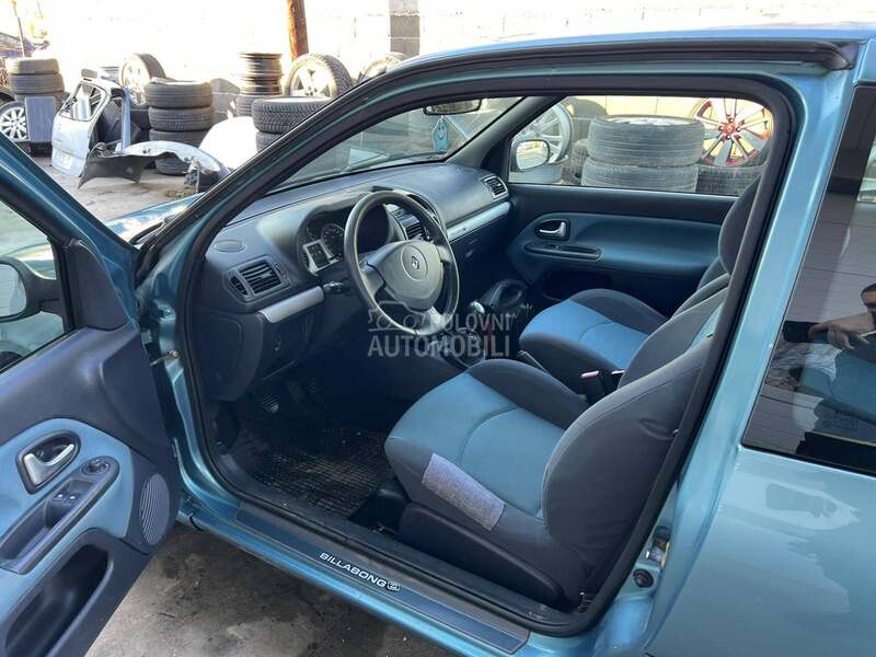 Renault Clio II 1.5dCi 2002. god. -  kompletan auto u delovima