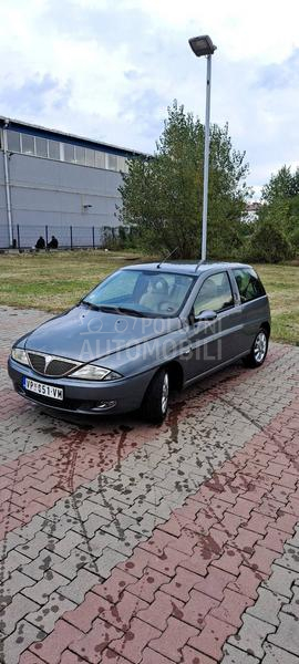 Lancia Ypsilon fire