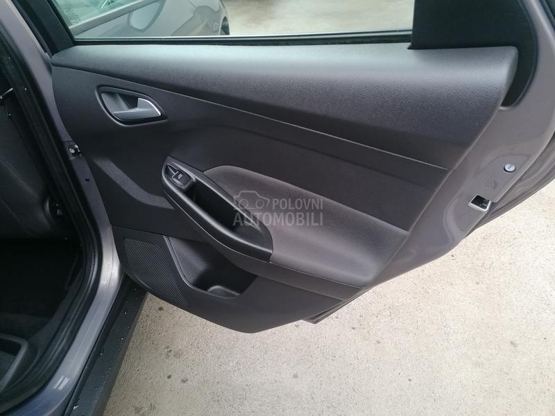 Ford Focus 1.0i TREND LINE CH
